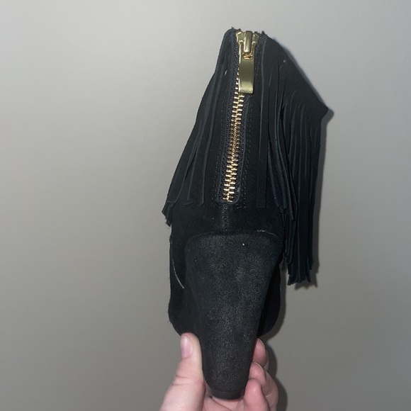 Brand new never worn Chinese Laundry black suede ankle boot with fringe - Picture 7 of 10